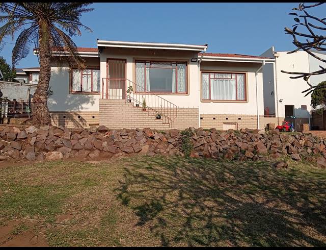 3 BEDROOM HOUSE FOR SALE IN BLUFF